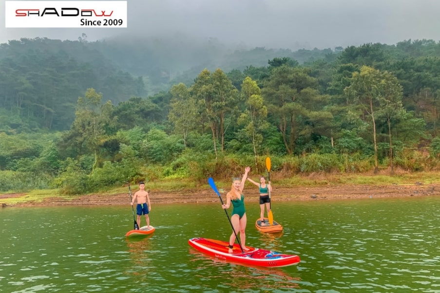 Chèo thuyền kayak trên hồ Đồng Mô