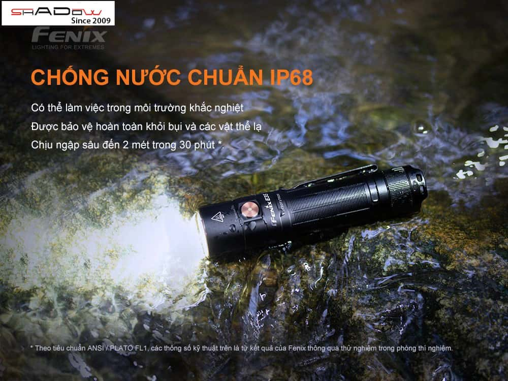 Đèn pin Fenix E35 V3 đạt chuẩn kháng nước IP68