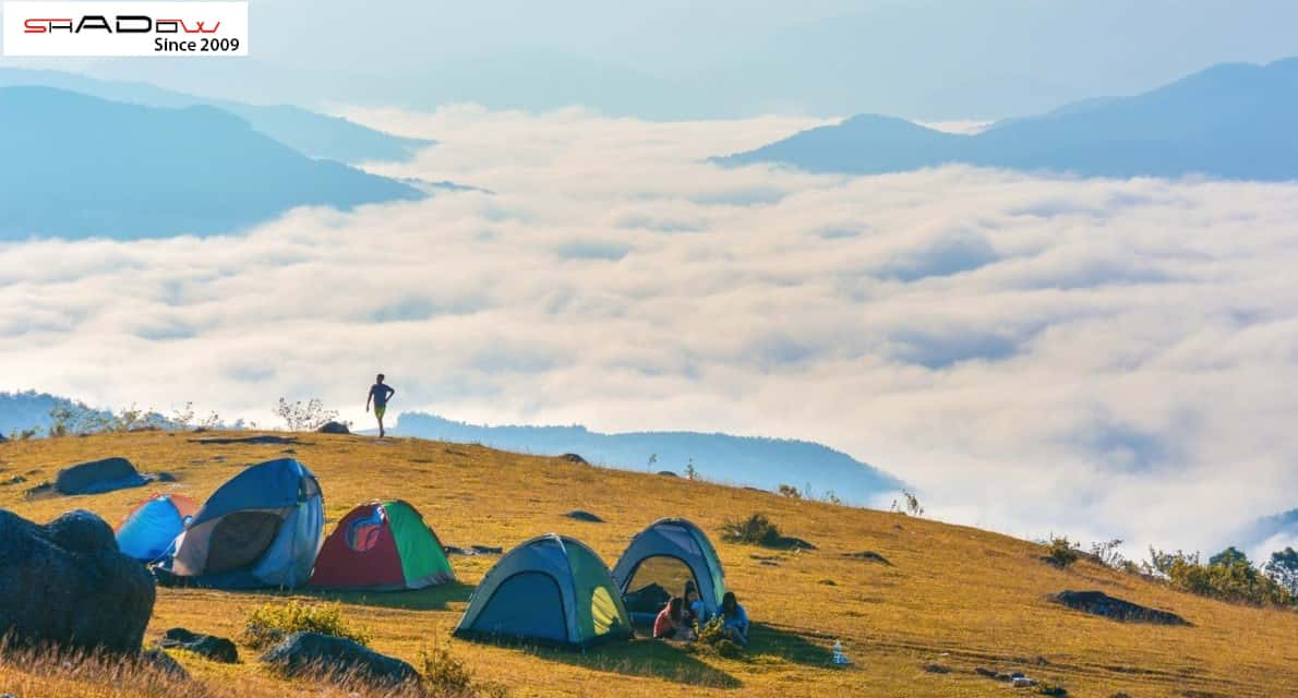 đồi núi là địa điểm lý tưởng để cắm trại