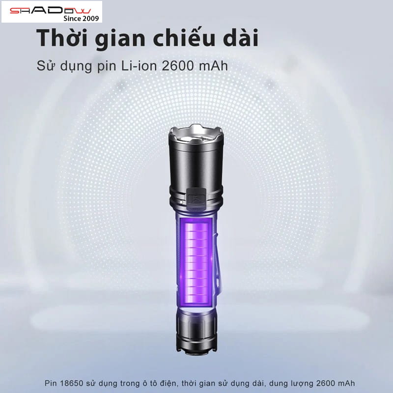 Klarus XT11R có thời gian chiếu dài với pin 2600mah