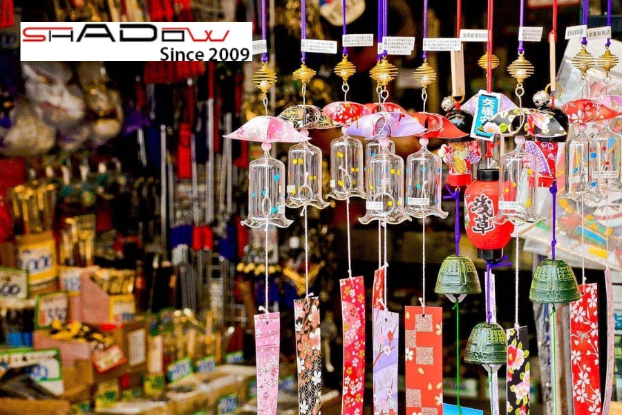 Mua sắm quà lưu niệm là một trong những trải nghiệm thú vị tại núi Phú Sĩ