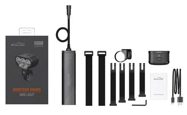 Trọn bộ gồm đèn, pack pin, dây đeo, giá đỡ và phụ kiện lắp đặt