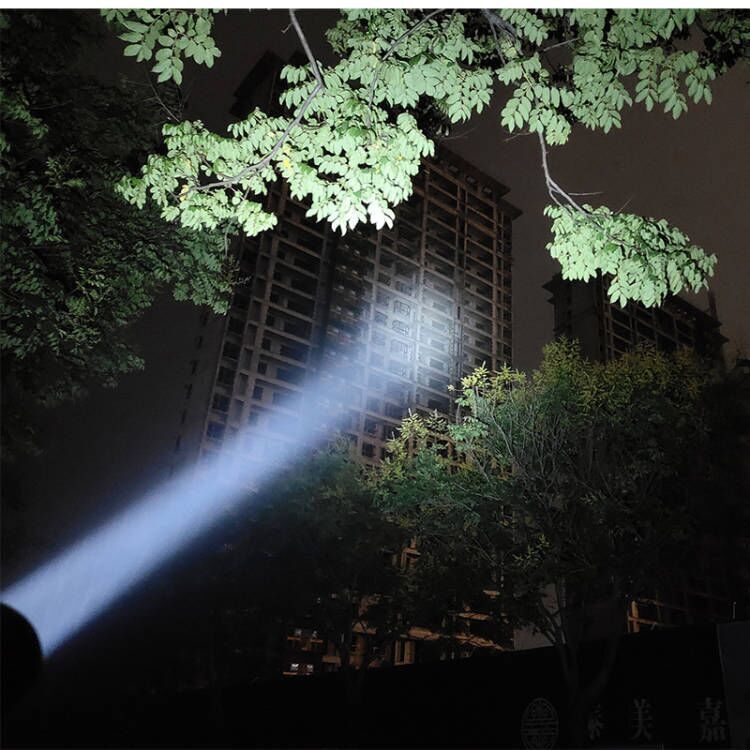 Đèn pin chiếu xa Sofirn IF22A sáng 2100 lumen chiếu xa 697m sạc USB-C pin 21700 4000mAh