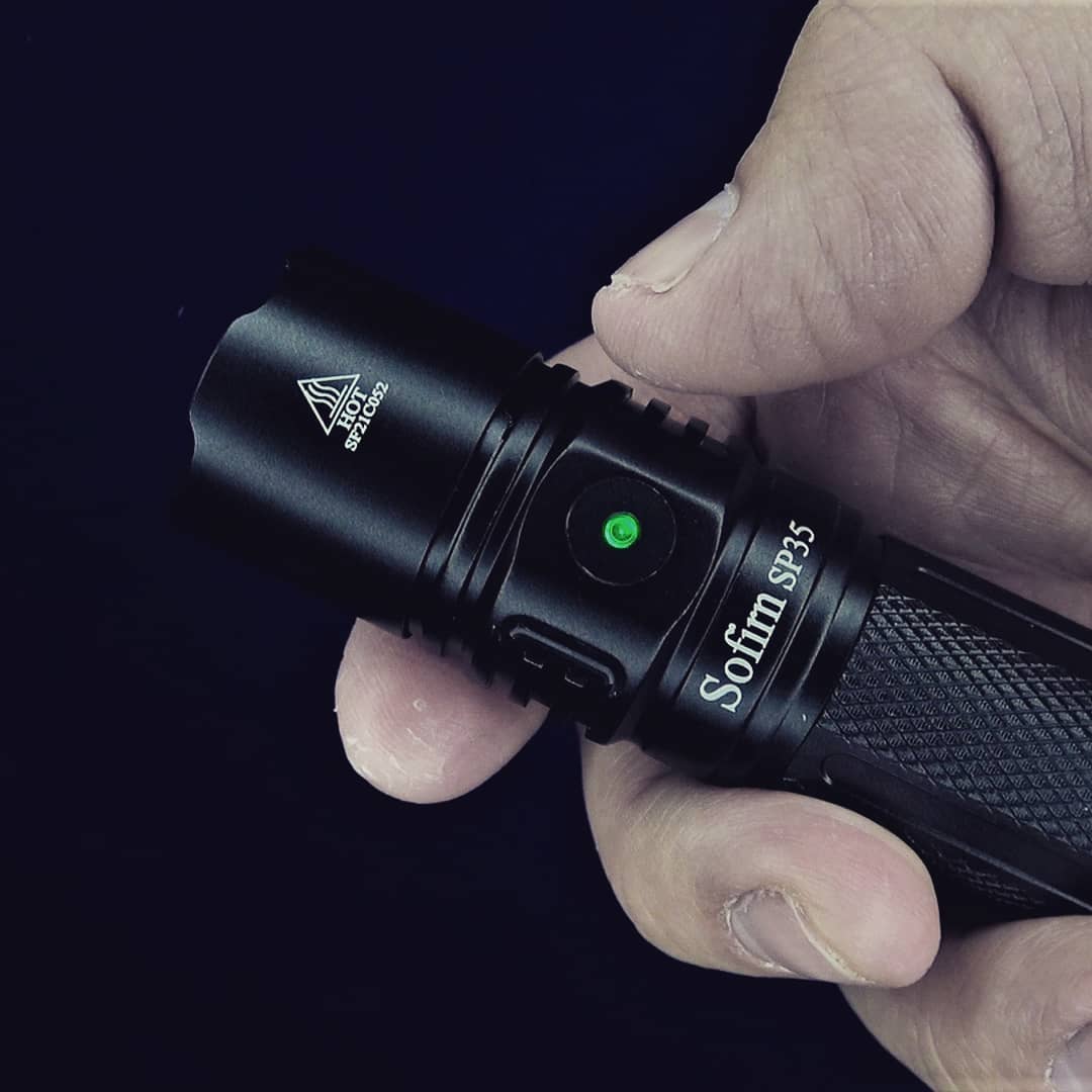 Đèn pin SOFIRN SP35 LED SST40 sáng 2000 lumen chiếu xa 332m LED Luminus SST40 pin 21700 sạc USB-C bảo hành 1 năm