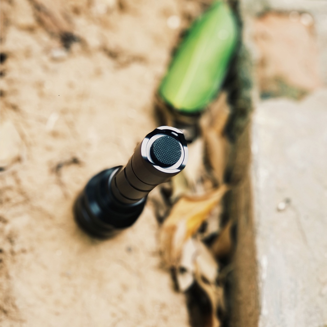 Đèn pin SOFIRN C8T 1310lumen chiếu xa 500m