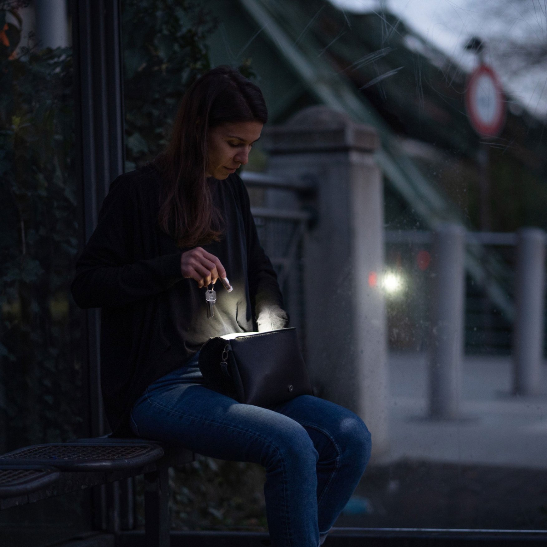 Đèn móc khoá mini Ledlenser K6R kiêm USB 4GB Gray độ sáng 400 Lumens chiếu xa 80m