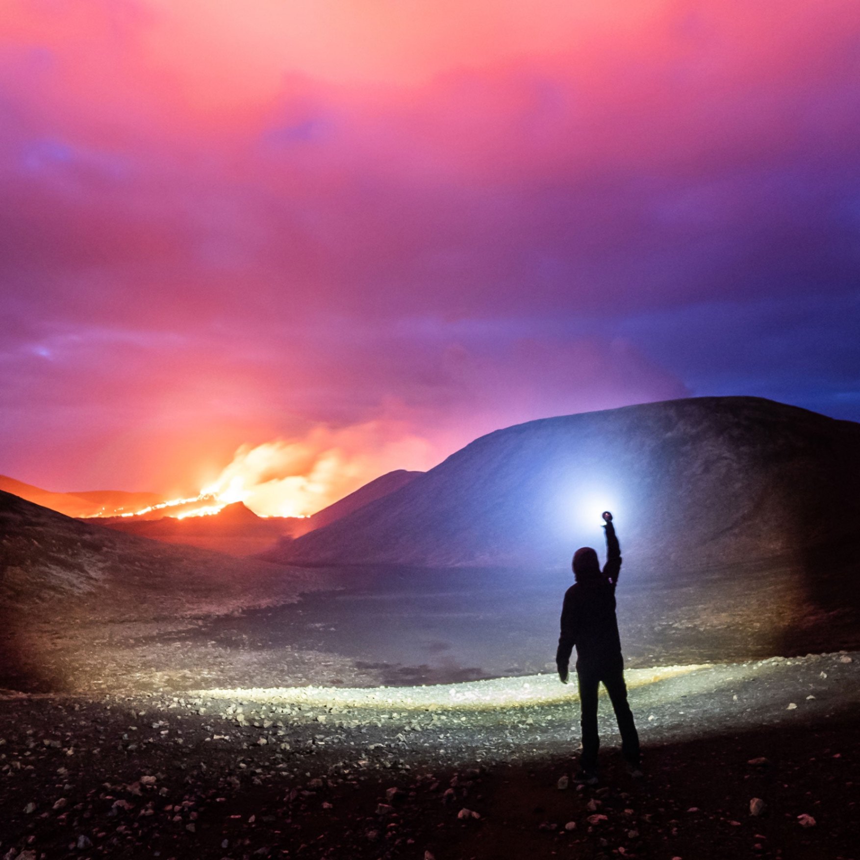 Đèn pin tìm kiếm Ledlenser P18R Signature sáng khủng 4500Lm chiếu xa 720m