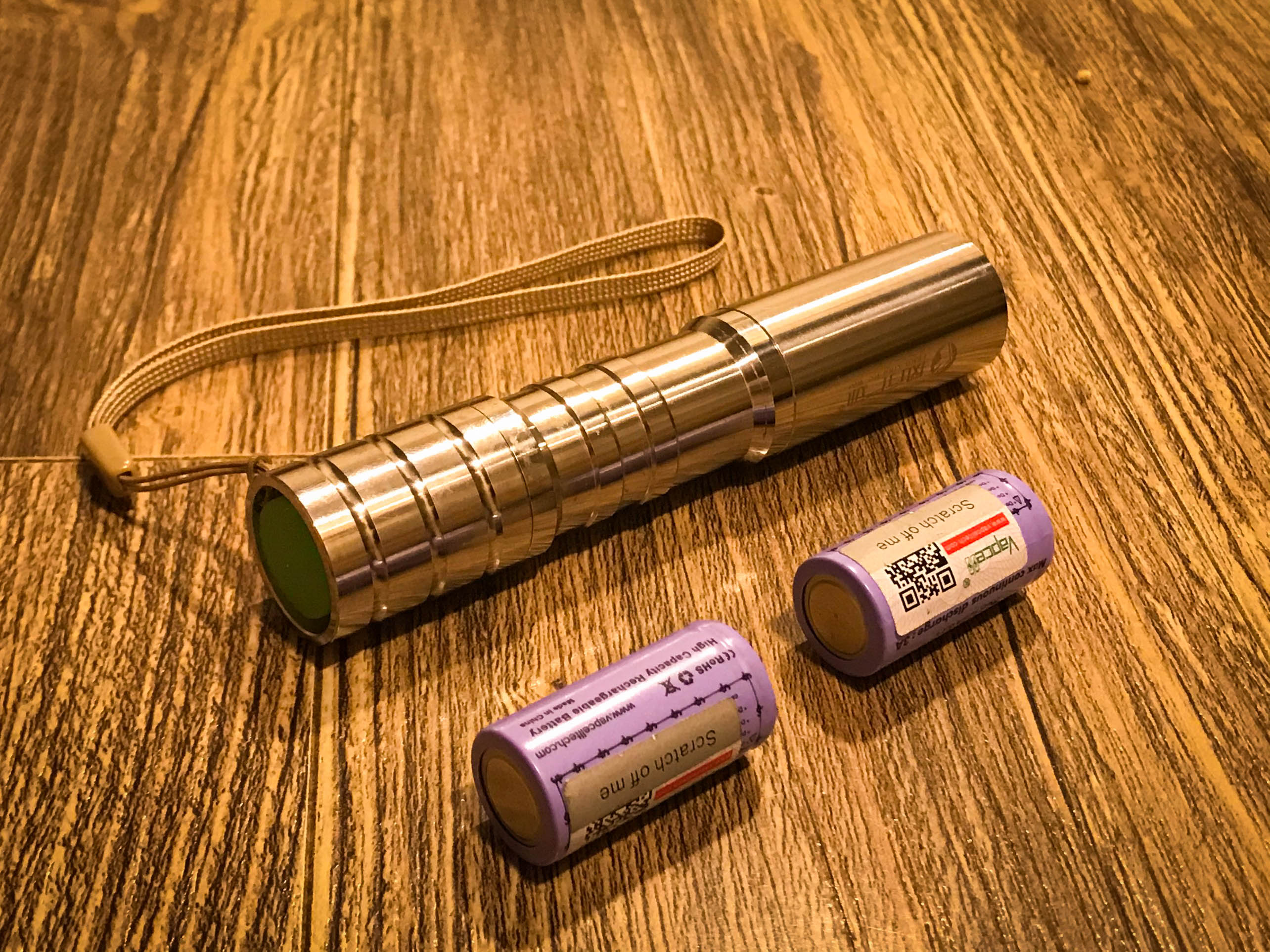 Đèn Laser Blue công suất 3W tia màu xanh dương kèm pin sạc