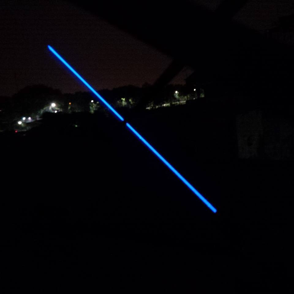 Đèn Laser Blue công suất 3W tia màu xanh dương kèm pin sạc