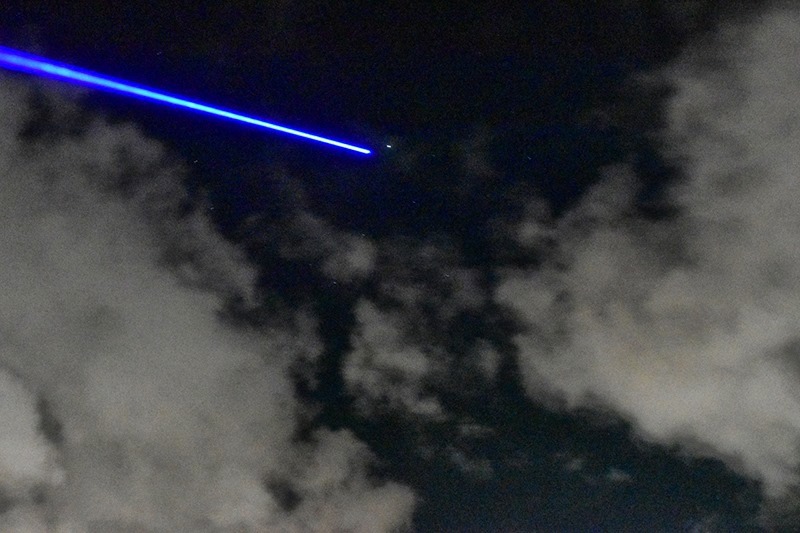 Đèn Laser Blue công suất 3W tia màu xanh dương kèm pin sạc