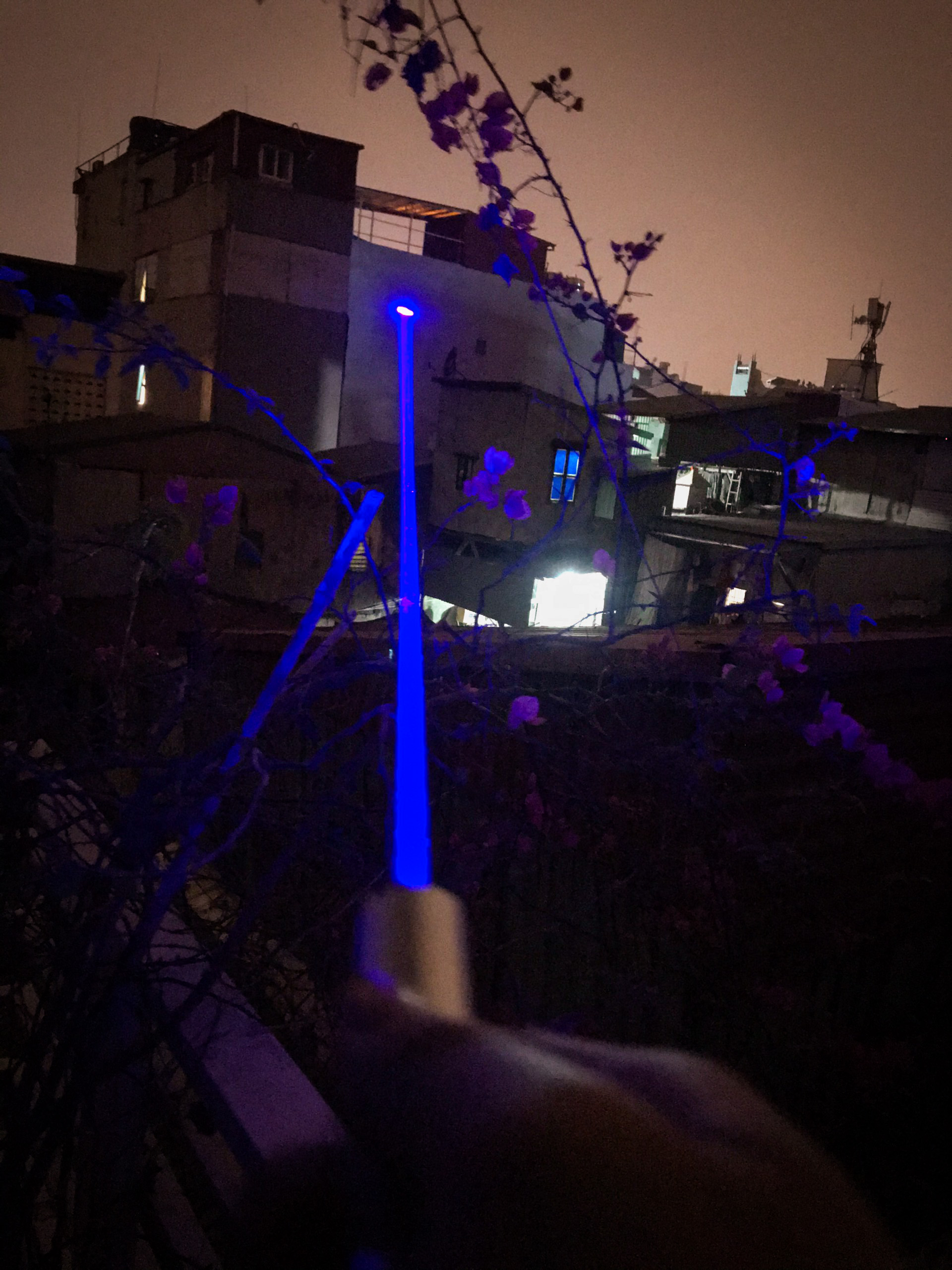 Đèn Laser Blue công suất 3W tia màu xanh dương kèm pin sạc