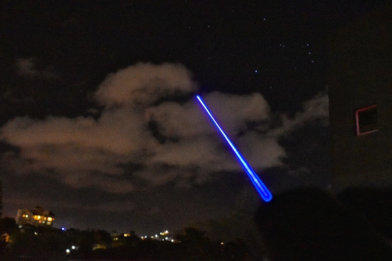 Đèn Laser Blue công suất 3W tia màu xanh dương kèm pin sạc