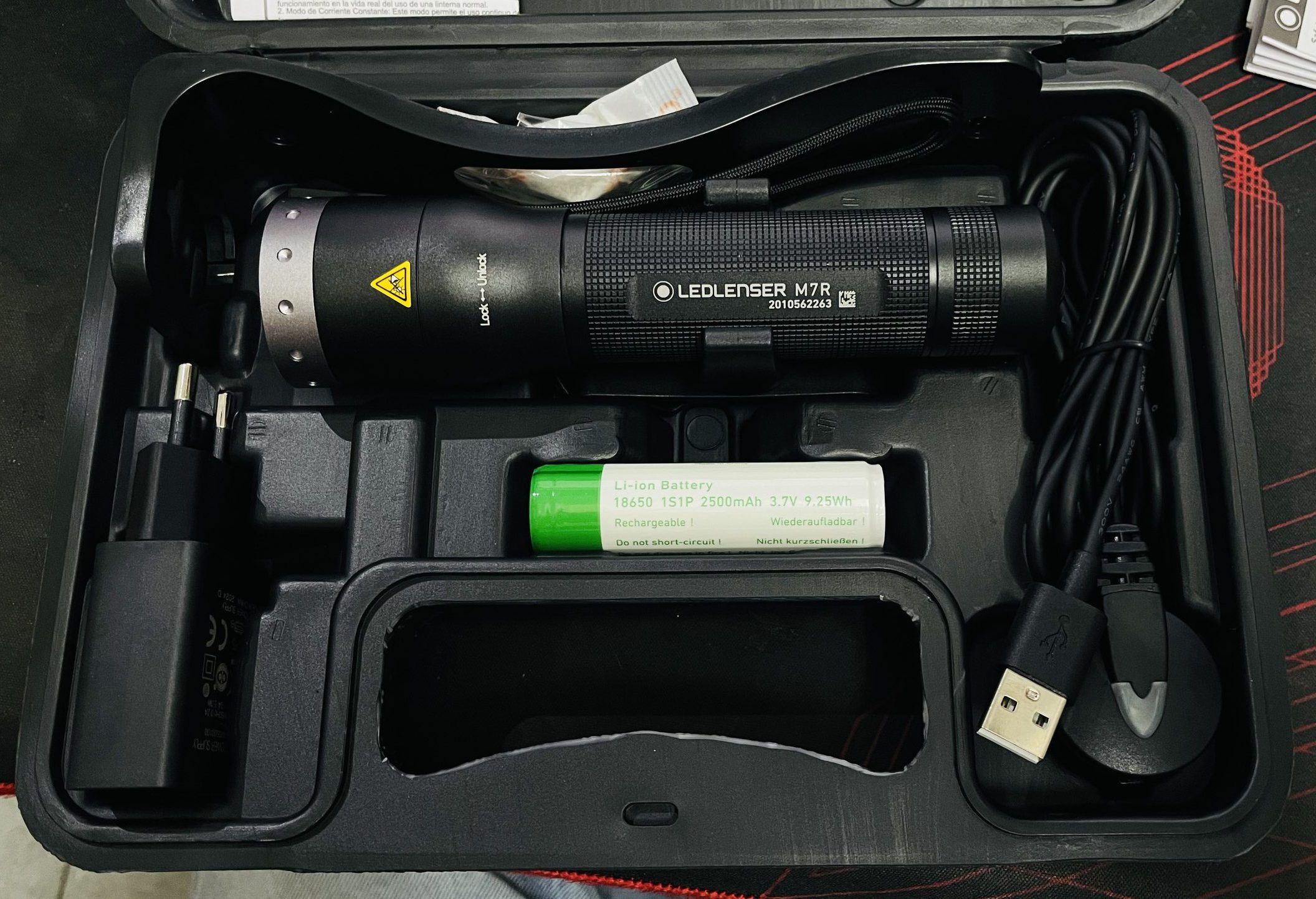 ĐÈN PIN LEDLENSER M7R ( 8307-R-WU )