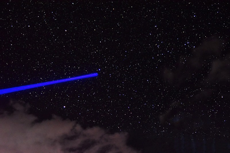 Đèn Laser Blue công suất 3W tia màu xanh dương kèm pin sạc