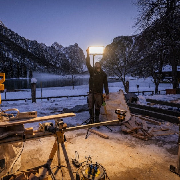 Đèn pin công nghiệp LEDLENSER AF12R độ sáng 8500lm chiếu xa 130m pin 4700mAh sạc DC tích hợp đuôi nam châm