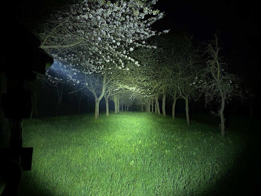 Đèn pin SOFIRN SP35 LED SST40 sáng 2000 lumen chiếu xa 332m LED Luminus SST40 pin 21700 sạc USB-C bảo hành 1 năm