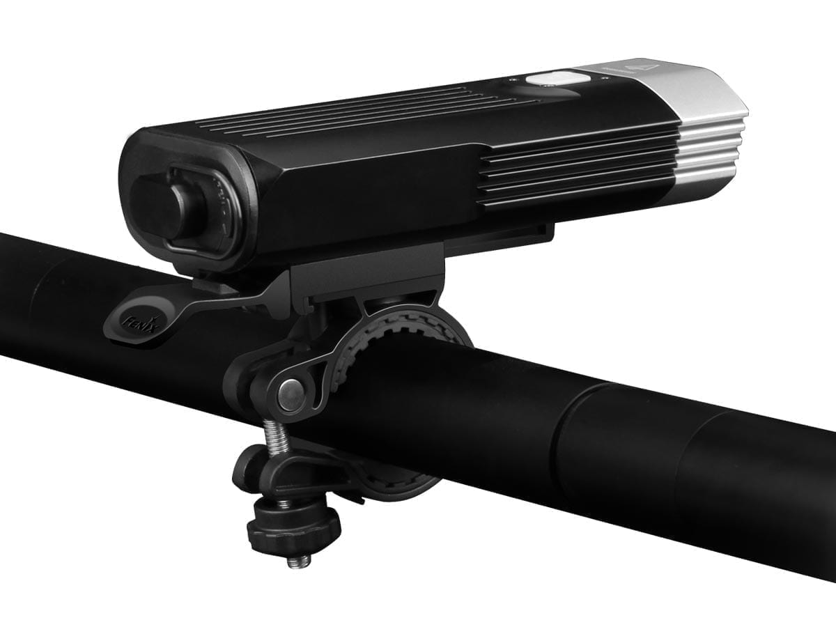 Đèn xe đạp FENIX BC30 V2.0 sáng 2200lm chiếu xa 187m công tắc remote kèm pin sạc