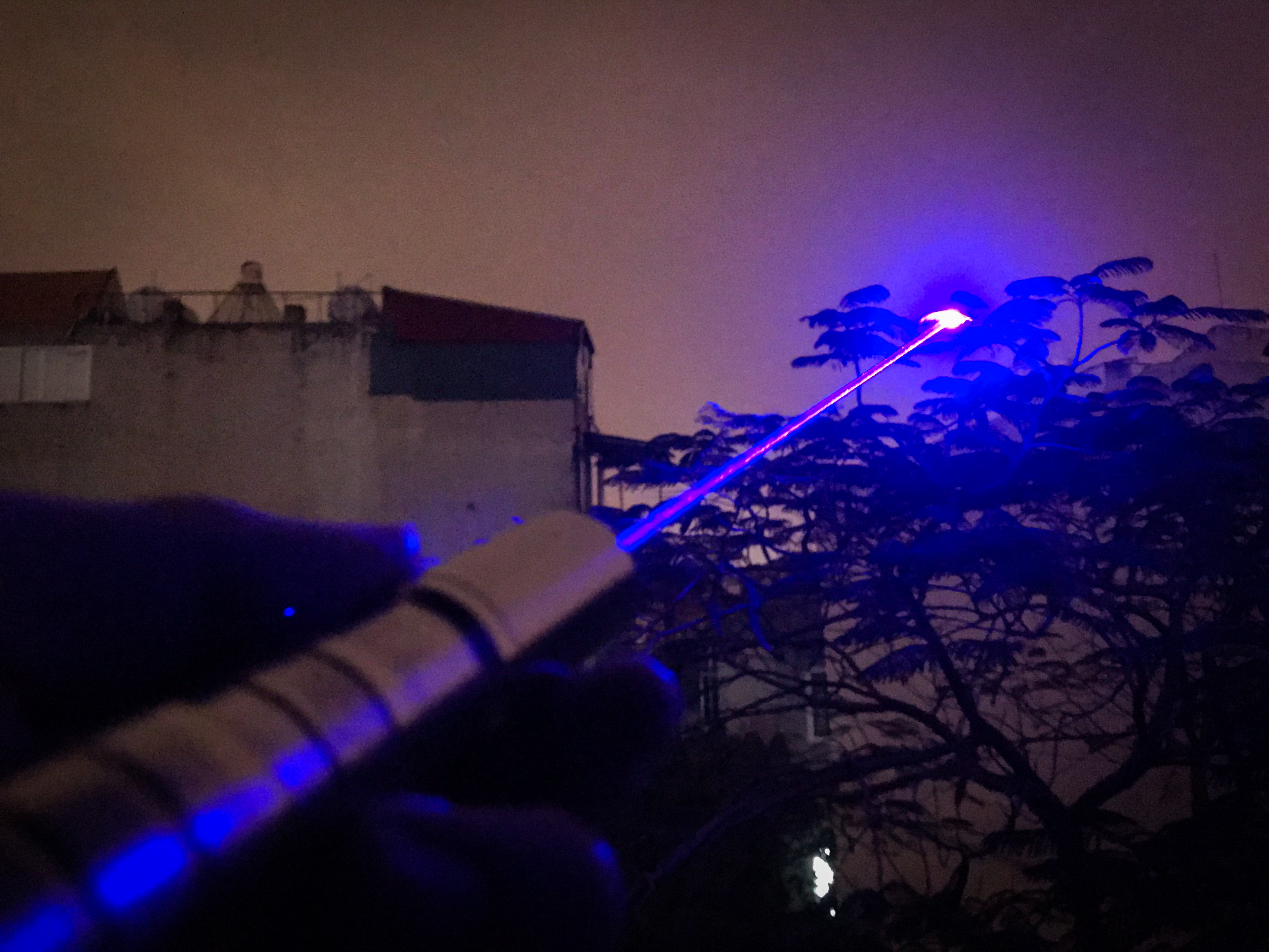 Đèn Laser Blue công suất 3W tia màu xanh dương kèm pin sạc