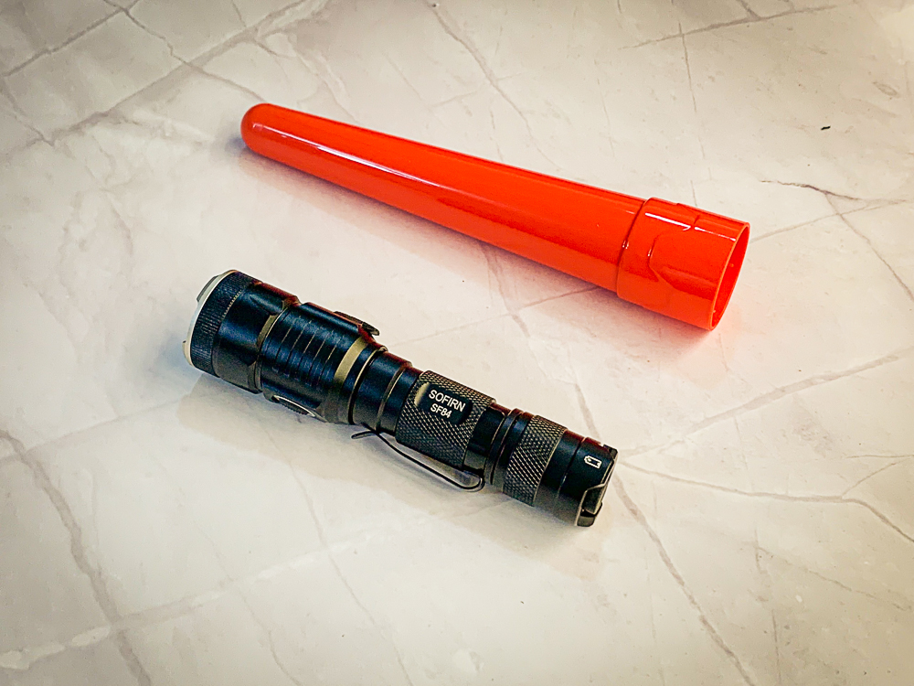 Đèn pin SOFIRN SF84 sáng 900 lumen chiếu xa 310m pin 18650 sạc Micro-USB