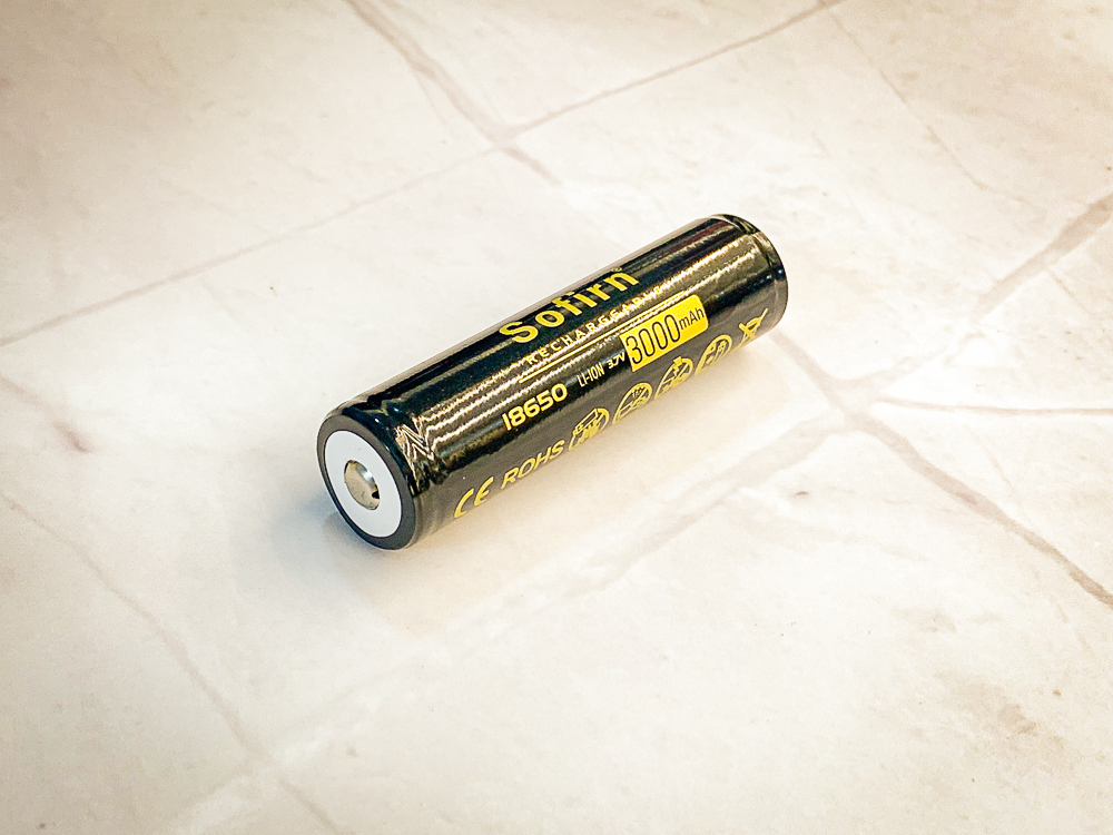 Đèn pin SOFIRN SF84 sáng 900 lumen chiếu xa 310m pin 18650 sạc Micro-USB