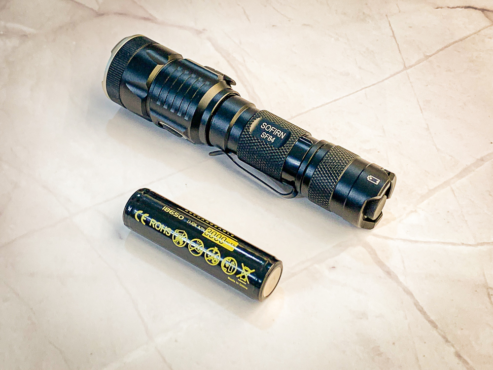 Đèn pin SOFIRN SF84 sáng 900 lumen chiếu xa 310m pin 18650 sạc Micro-USB