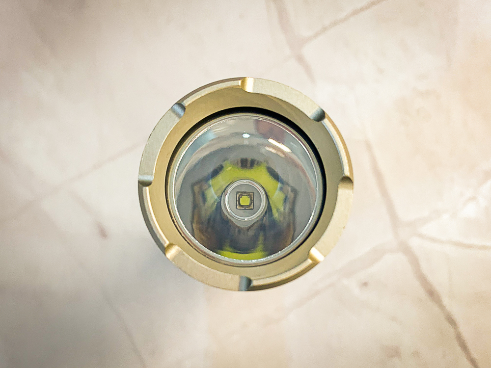 Đèn pin SOFIRN SF84 sáng 900 lumen chiếu xa 310m pin 18650 sạc Micro-USB