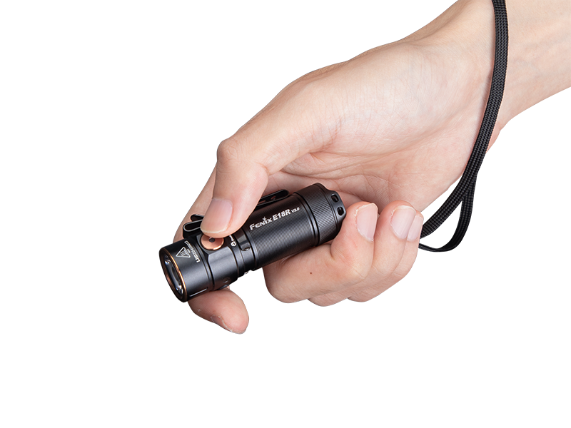 Đèn pin FENIX E18R V2.0 độ sáng 1200 lumen chiếu xa 146m
