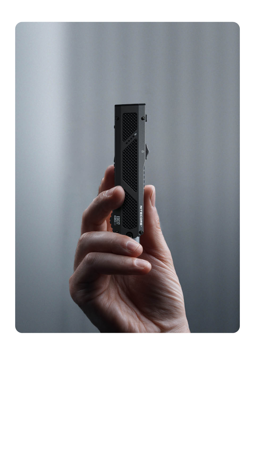 NITECORE EDC17 – Đèn pin EDC siêu mỏng độ sáng 1500lm, 3 nguồn sáng (Trắng, UV, Laser xanh)