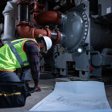 Đèn pin công nghiệp LEDLENSER IF4R độ sáng 2500 lumen sử dụng 2 pin 21700 USB-C Powerbank kiêm loa bluetooth