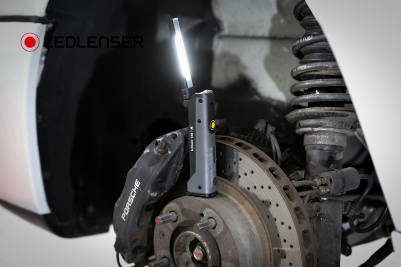 Đèn pin công nghiệp LEDLENSER IW5R Flex độ sáng 600 lumen sử dụng 1 pin 18650 2600mAh