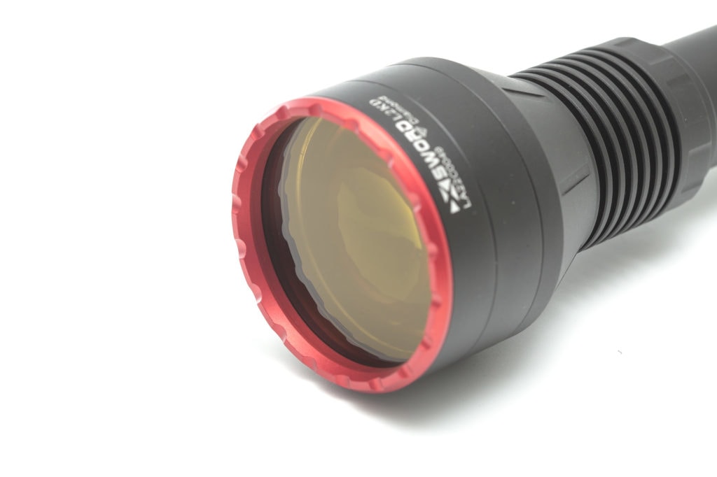 Đèn laser trắng MAXTOCH L2KD tầm chiếu siêu xa 3200m độ sáng 650 lumen sử dụng 2 pin Li-ion 21700 5000 mAh kèm theo