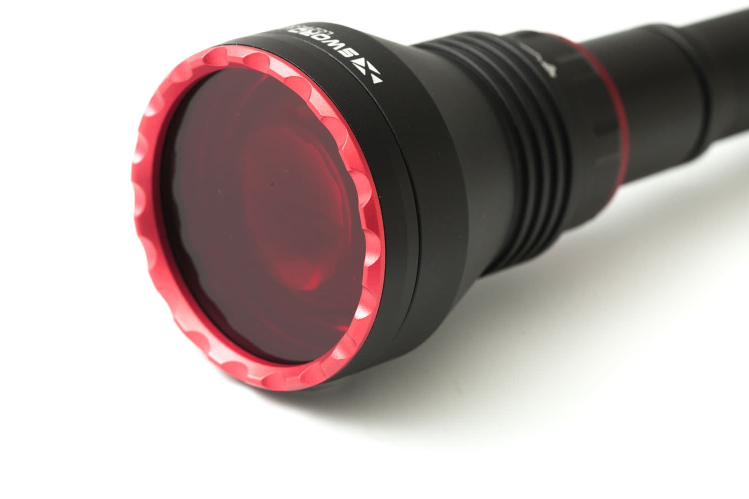 Đèn zoom laser trắng MAXTOCH LA60 tầm chiếu siêu xa 2800m độ sáng 500 lumen sử dụng 2 pin Li-ion 21700 5000 mAh kèm theo