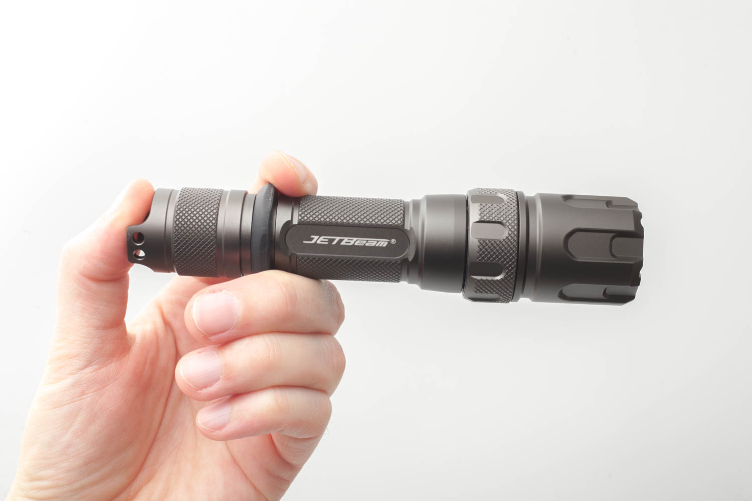 Đèn pin chiếu xa LEP JETBEAM RRT-M2S chiếu xa 1000m độ sáng 480m pin 21700