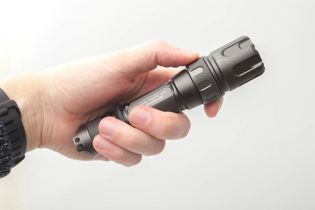 Đèn pin chiếu xa LEP JETBEAM RRT-M2S chiếu xa 1000m độ sáng 480m pin 21700