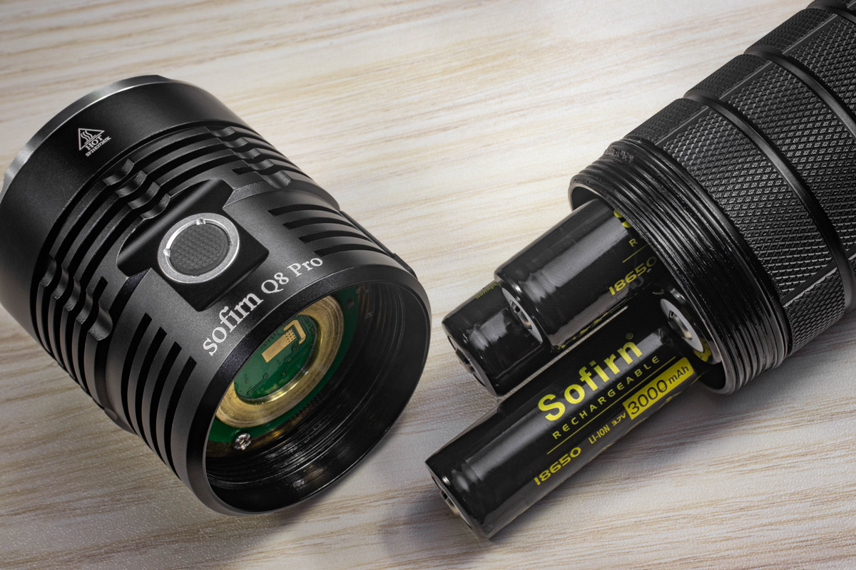 Đèn pin siêu sáng SOFIRN Q8 PRO Cree XHP50.2 độ sáng 11000 lumen