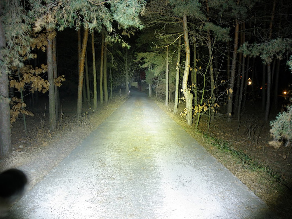 Đèn pin siêu sáng SOFIRN SP33 V3 độ sáng 3500lumen, chiếu xa 269m