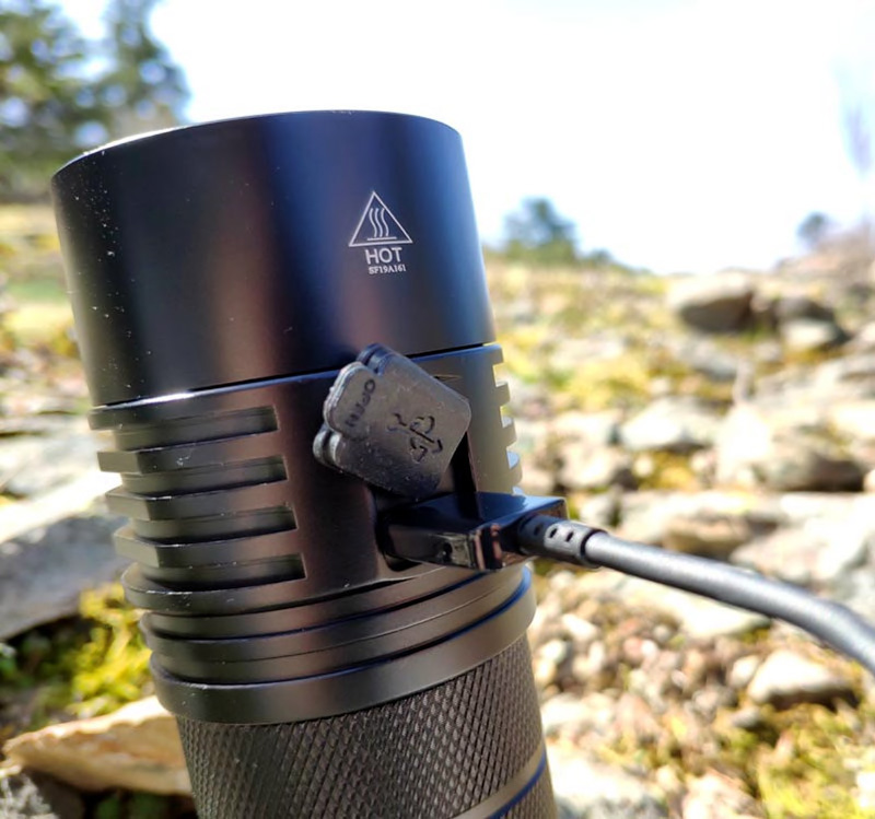 Đèn pin siêu sáng SOFIRN SP36 PRO sáng 8000 lumen chiếu xa 450m cổng sạc Type-C sử dụng 3 pin 18650 (kèm theo)