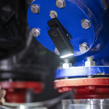 Đèn pin công nghiệp LEDLENSER W1R Work độ sáng 220 lumen pin 740mAh LED COB cổng sạc USB-C