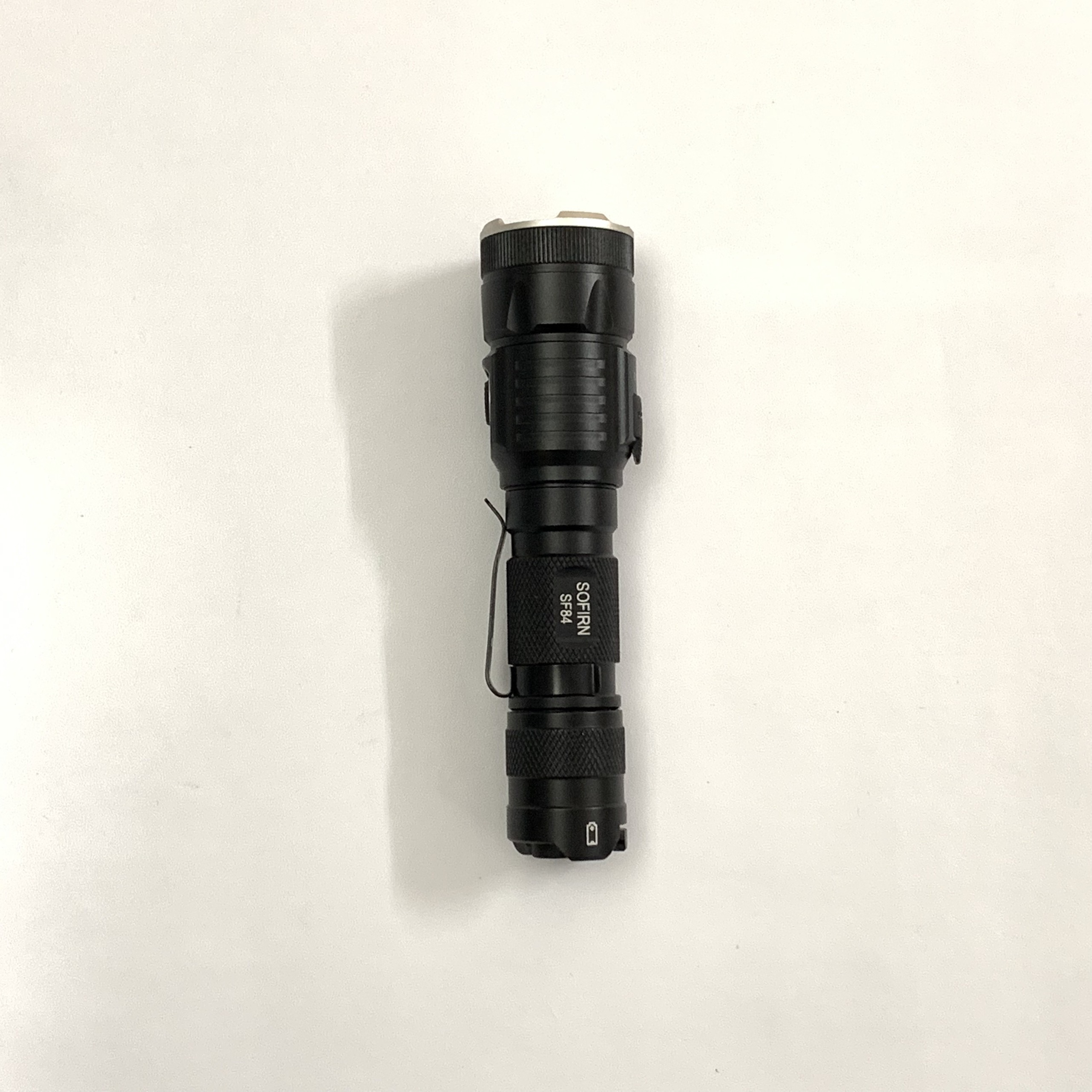 Đèn pin SOFIRN SF84 sáng 900 lumen chiếu xa 310m pin 18650 sạc Micro-USB