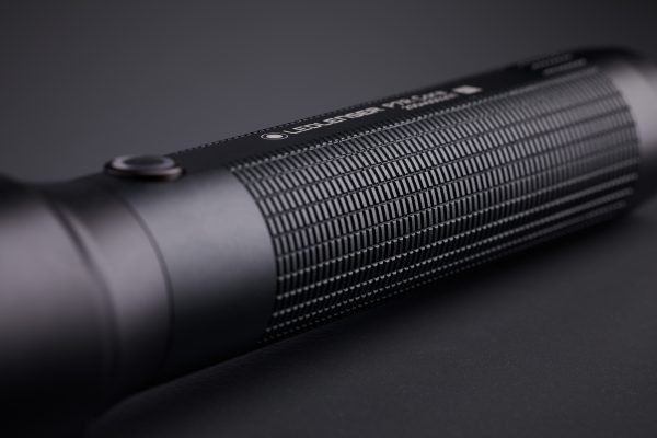 Đèn pin LEDLENSER P7R Core độ sáng 1400 lumens tầm chiếu xa 300m