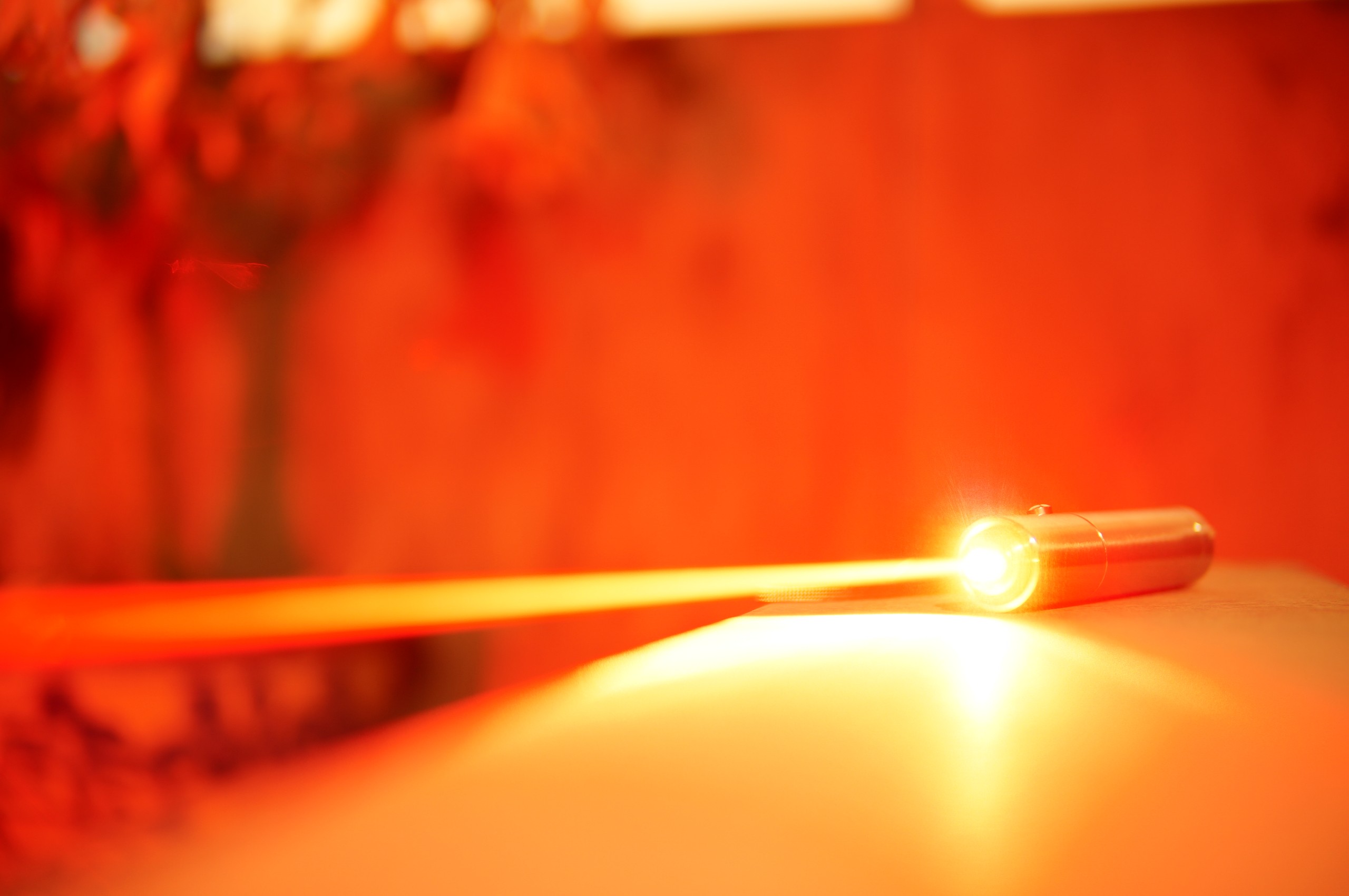 Đèn laser màu Red, Green, Blue Chiếu xa 5-10km