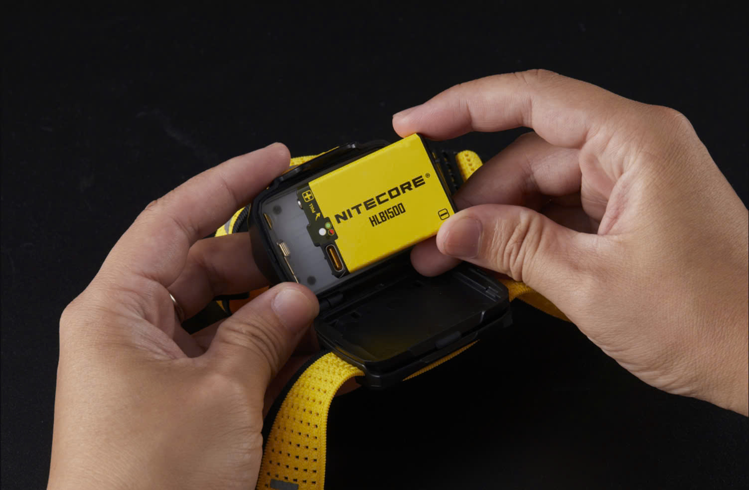 Pin sạc NITECORE HLB1500 dung lượng 1500mAh dùng cho đèn đội đầu UT27