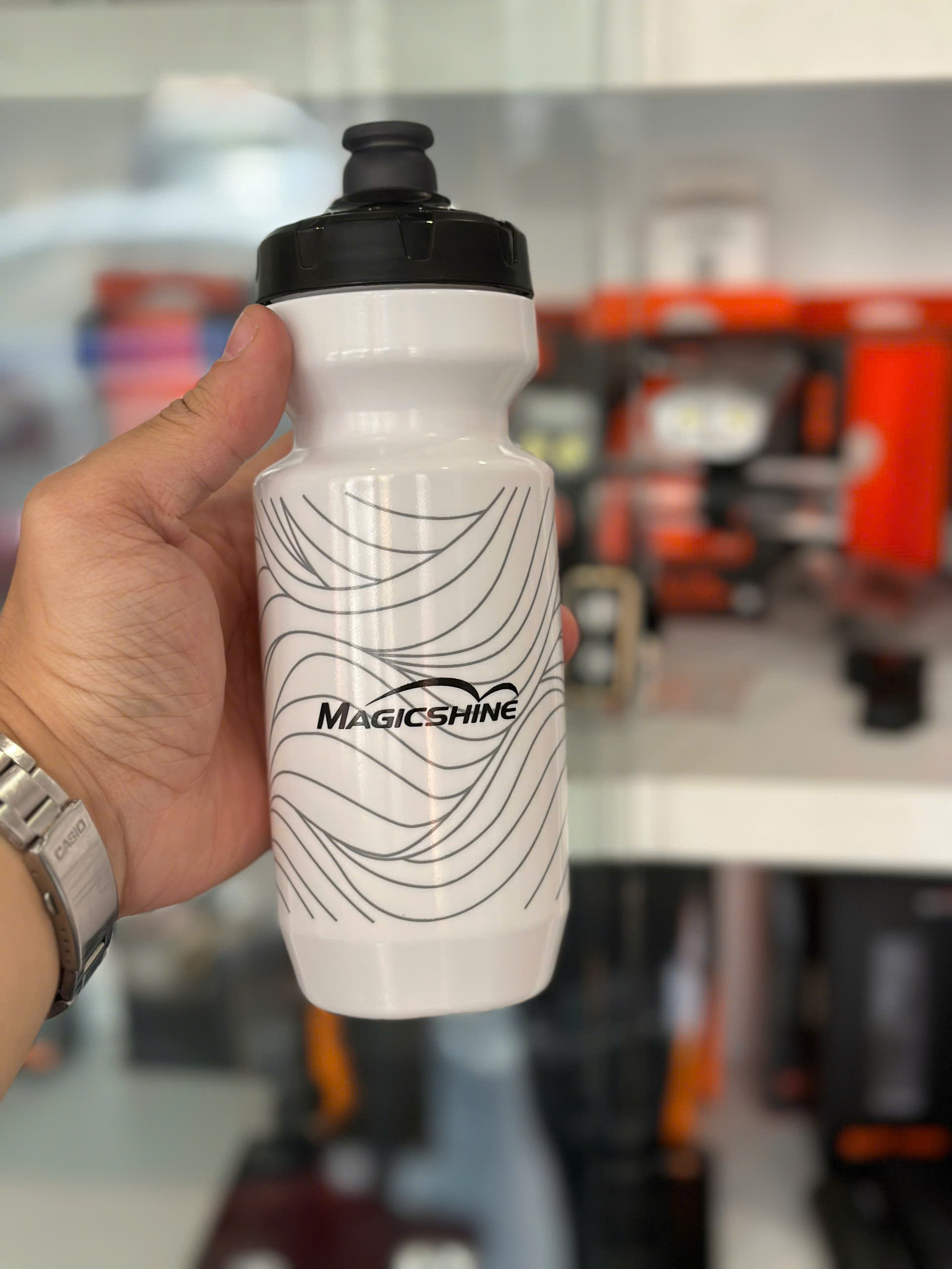 Bình nước xe đạp Magicshine 620ML