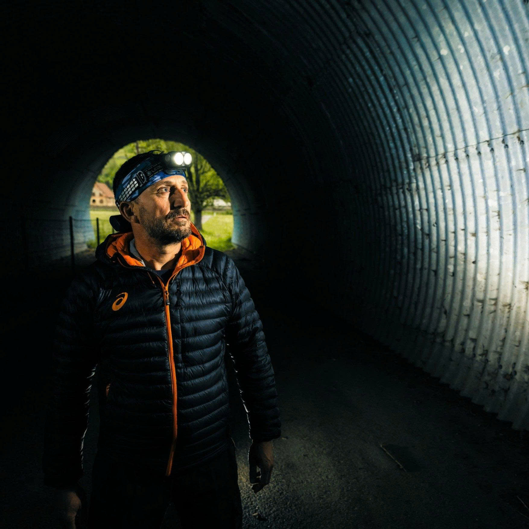 Đèn đội đầu Ledlenser H19R Signature – 4000 lumen, sáng xa, tỏa, kết nối Bluetooth