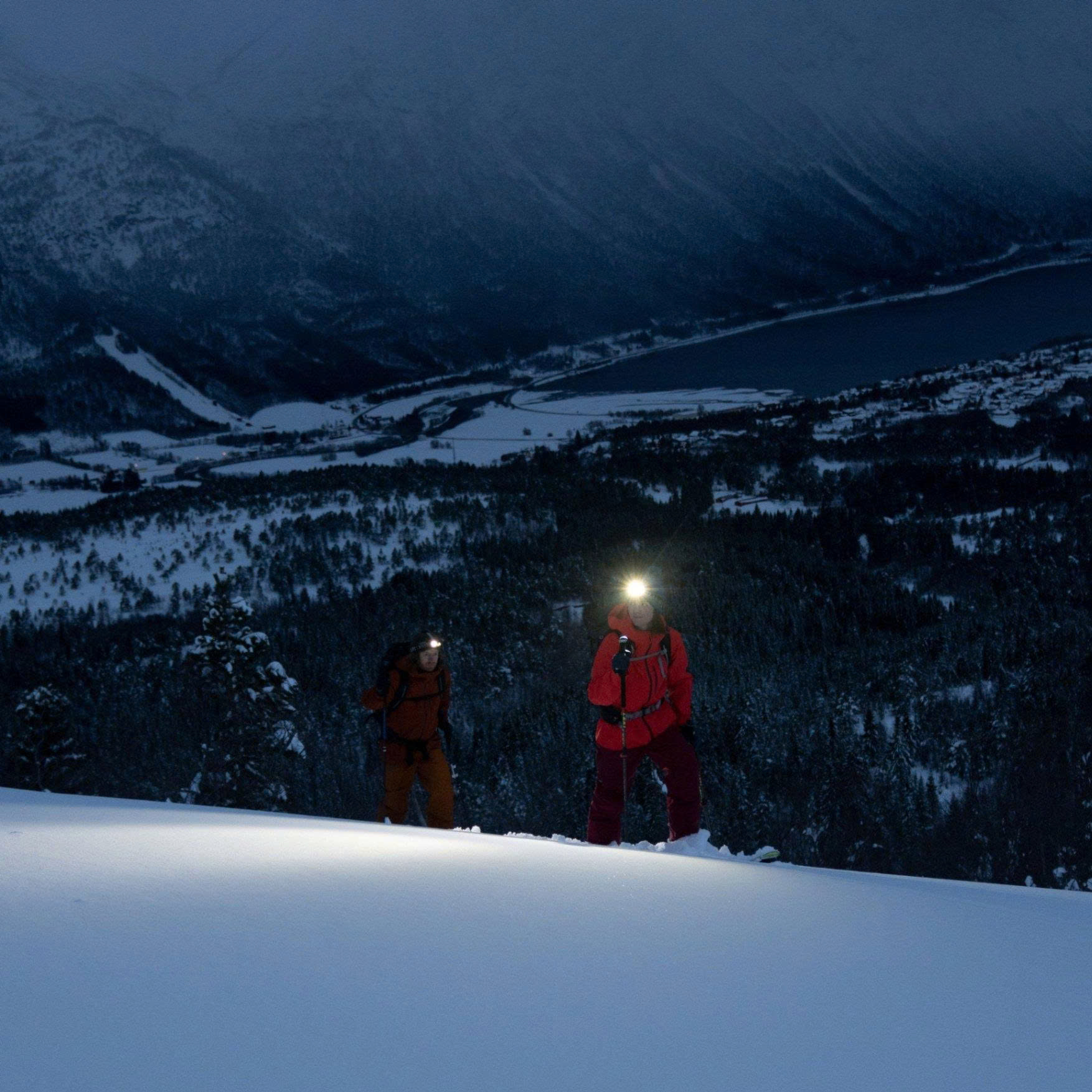 Đèn đội đầu Ledlenser H19R Signature – 4000 lumen, sáng xa, tỏa, kết nối Bluetooth