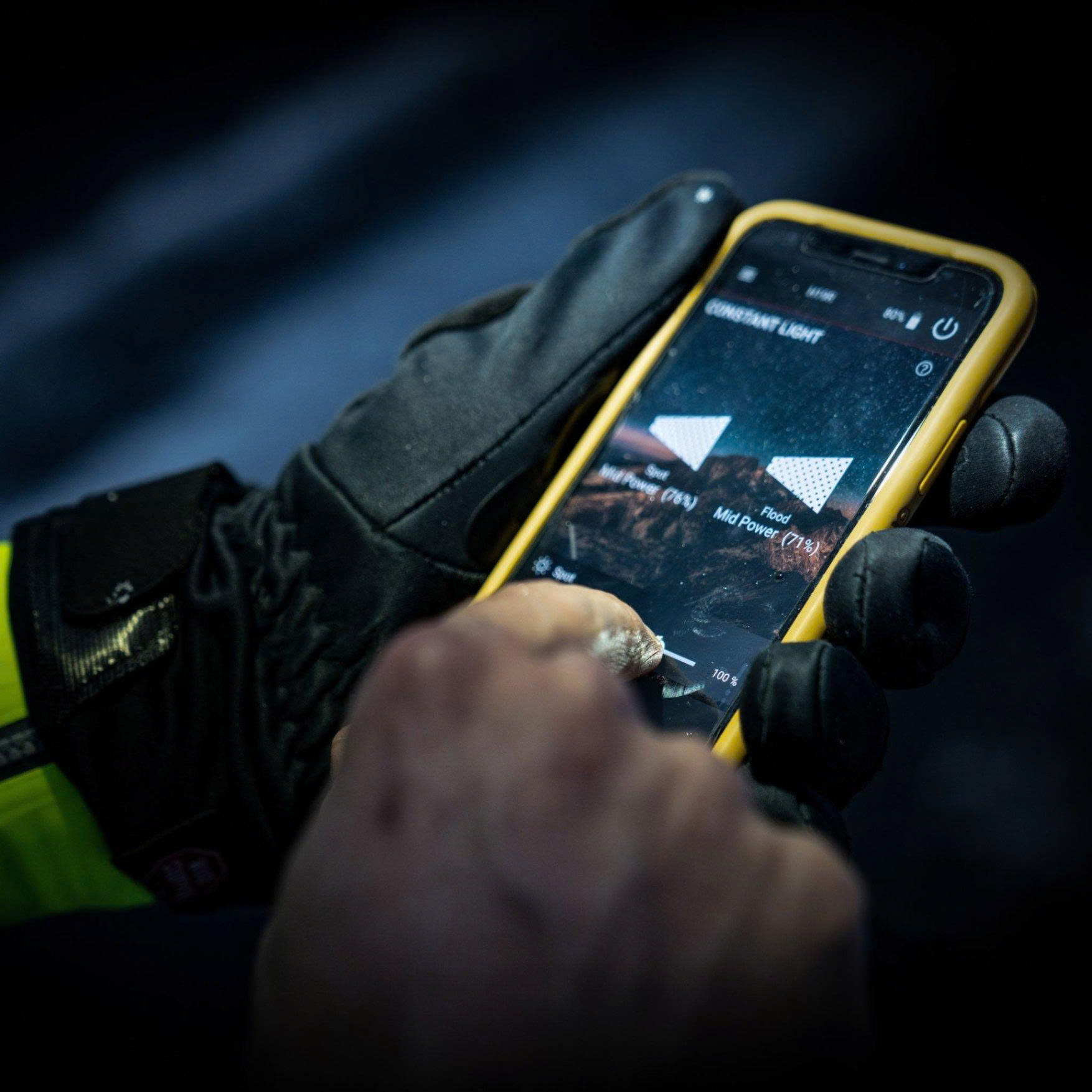 Đèn đội đầu Ledlenser H19R Signature – 4000 lumen, sáng xa, tỏa, kết nối Bluetooth