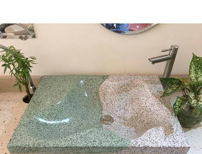 Sử dụng đá hạt màu sản xuất bàn đá cao cấp