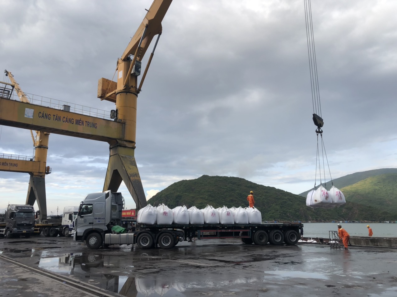 Những lợi thế vận chuyển hàng hóa- SHC- GROUP