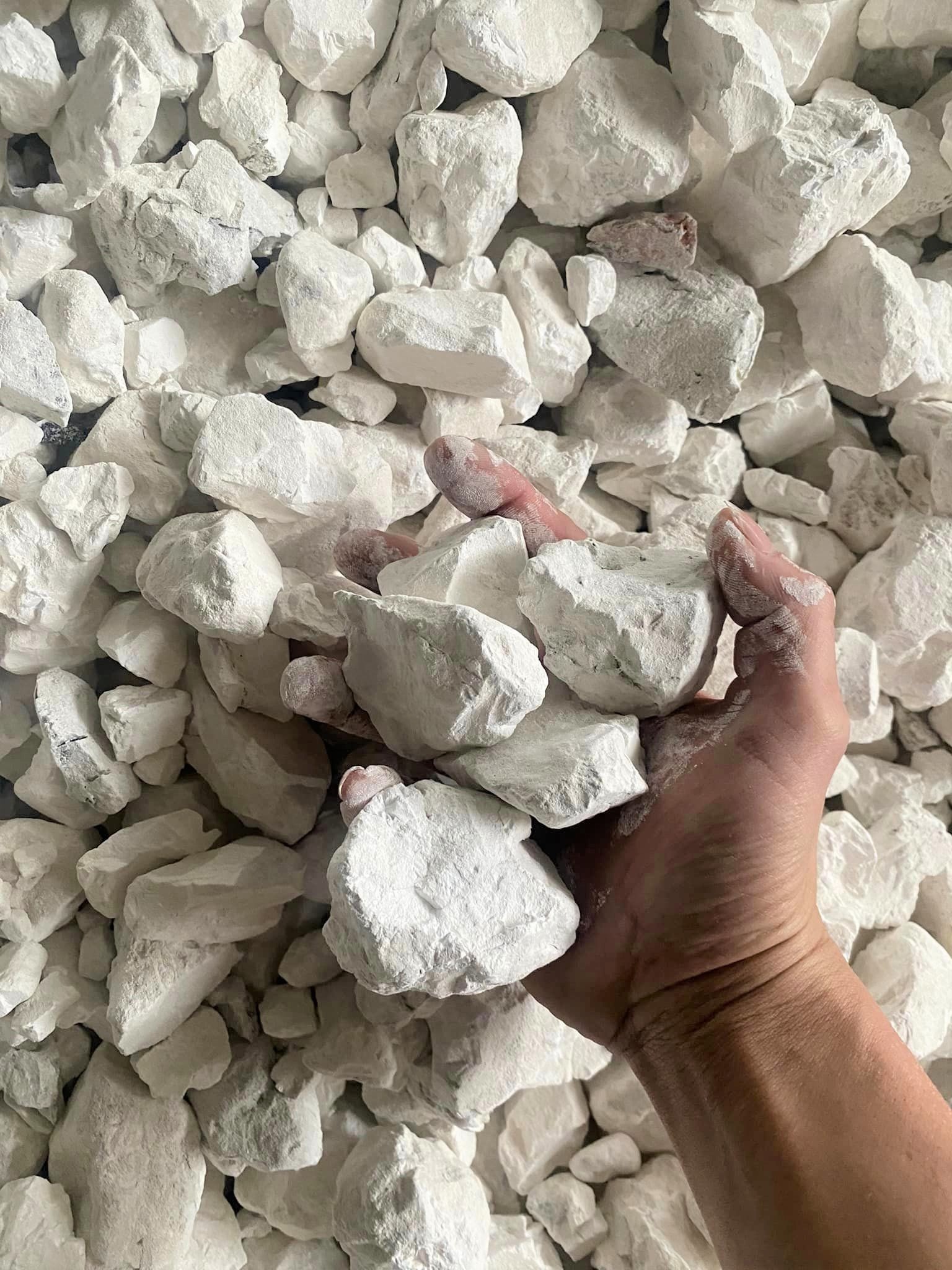 QUICK LIME LUMPS 10-80 MM