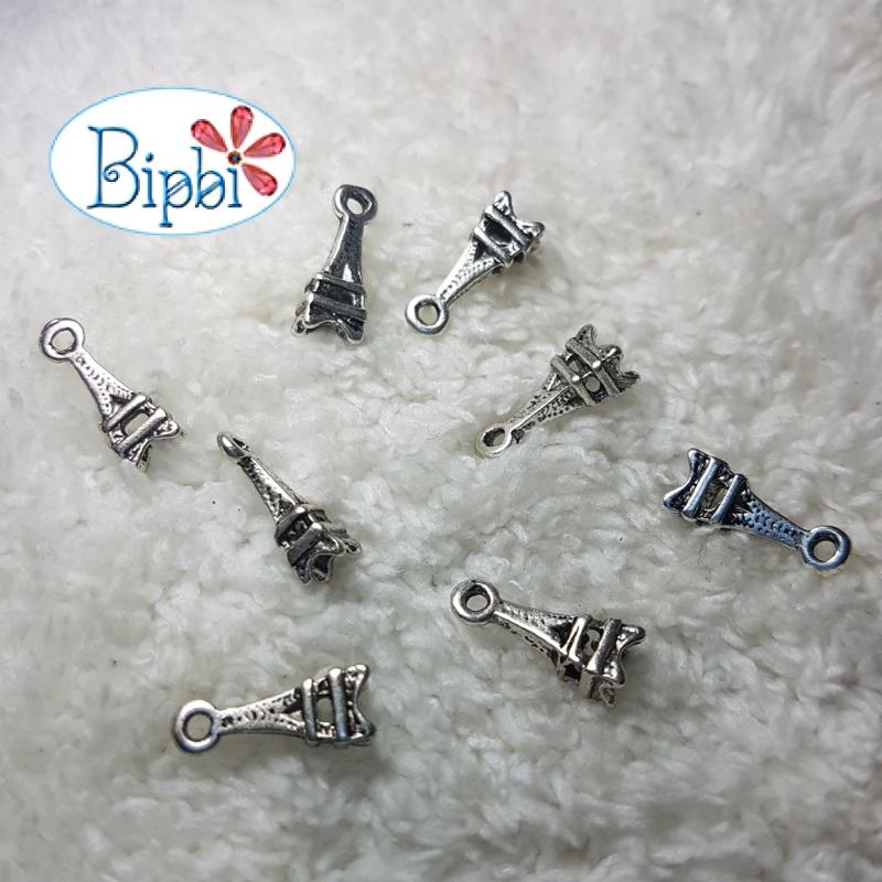 Mặt charm treo hình tháp Eiffel